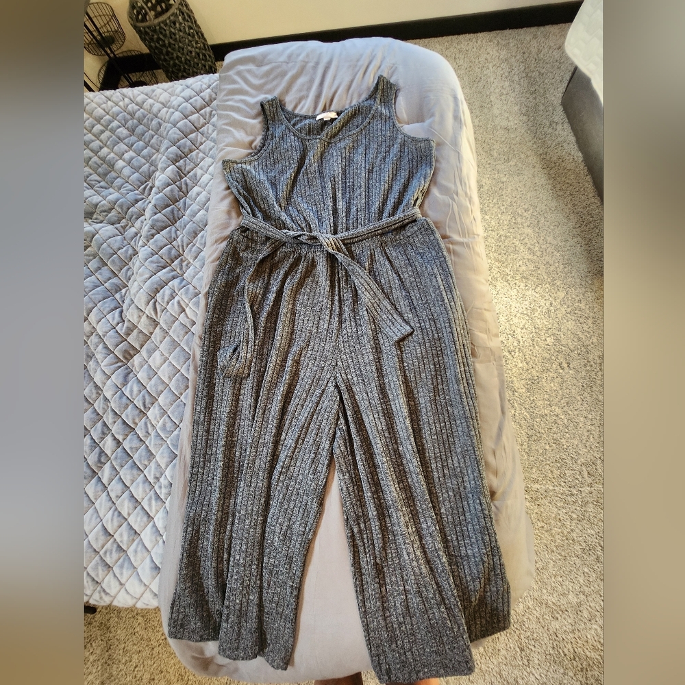 Textured Charcoal Jumpsuit – Relaxed & Refined - Wide-Leg Belted Jumpsuit Size L